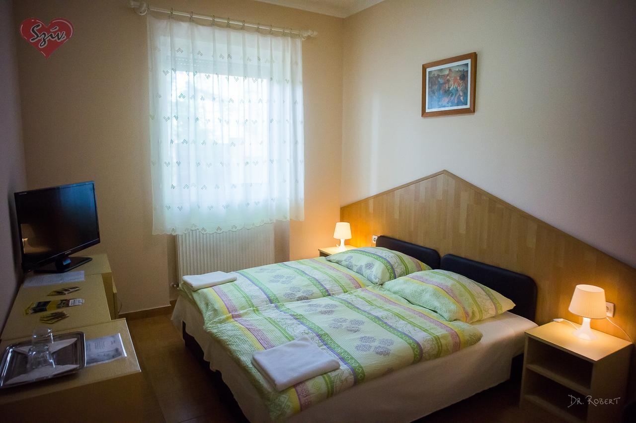 Civis Szallashely Debrecen Exterior foto